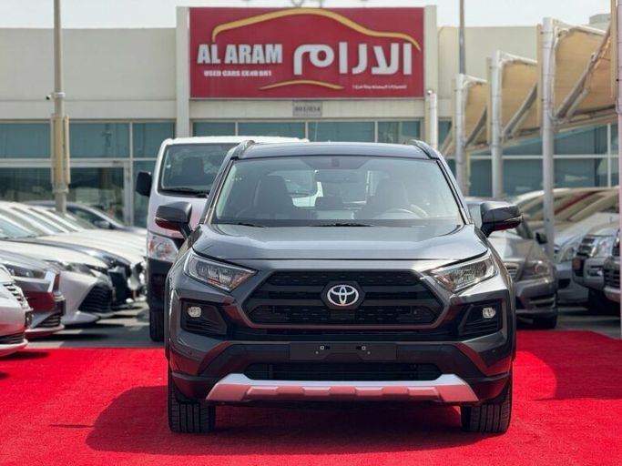 Новый Toyota RAV4 V (XA50), 2.5 л, 2021 в Шардже от Al Aram Cars Серый цвет. GCC | AUTO.AE