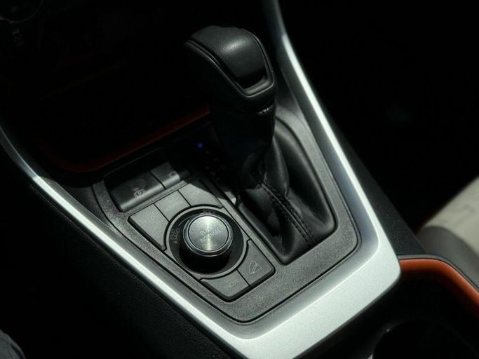 Новый Toyota RAV4 V (XA50), 2.5 л, 2021 в Шардже от Al Aram Cars Серый цвет. GCC | AUTO.AE