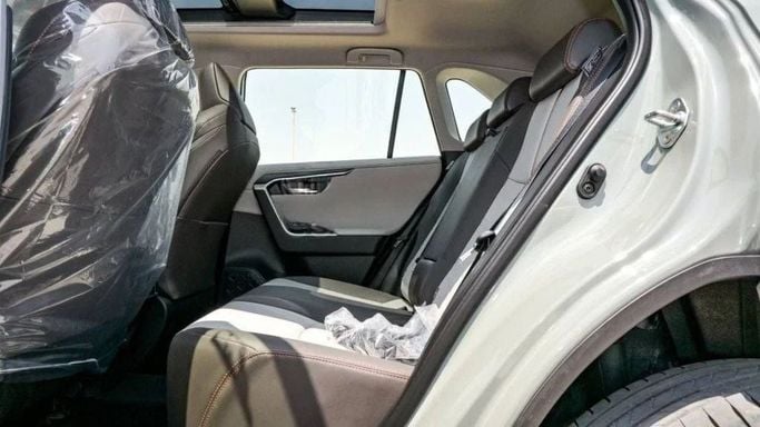 Новый Toyota RAV4 V (XA50), 2.5 л, 2024 в Шардже от Nour Alnukhba Motors Серебристый цвет. Other | AUTO.AE