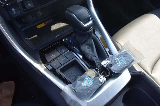 Новый Toyota RAV4 V (XA50), 2.5 л, 2024 в Шардже от Alfaris Used Cars Белый цвет. Other | AUTO.AE