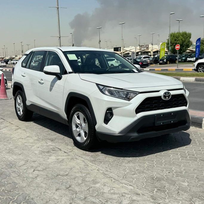 New Toyota RAV4 V (XA50), 2.0 l, 2025 in Sharjah by Alfaris Used Cars, White color. Other | AUTO.AE