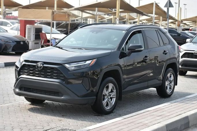 Подержанный Toyota RAV4 V (XA50), 2.5 л, 2022 в Шардже от Alfaris Used Cars Черный цвет. Other | AUTO.AE