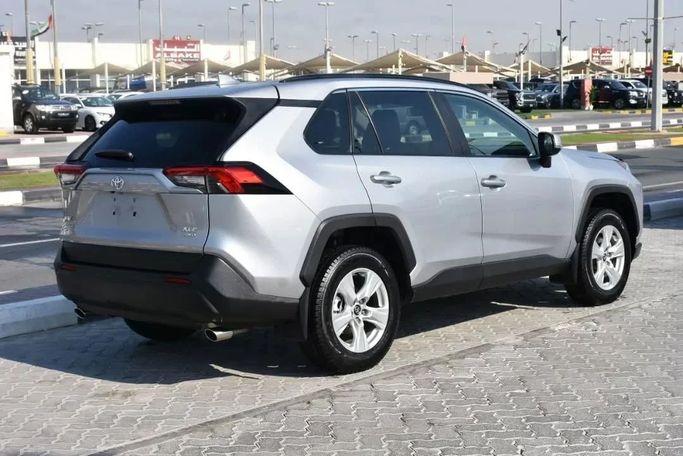 Used Toyota RAV4 V (XA50), 2.5 l, 2020 in Sharjah by Alfaris Used Cars, Silver color. Other | AUTO.AE