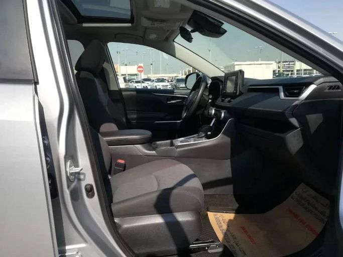 Used Toyota RAV4 V (XA50), 2.5 l, 2020 in Sharjah by Alfaris Used Cars, Silver color. Other | AUTO.AE