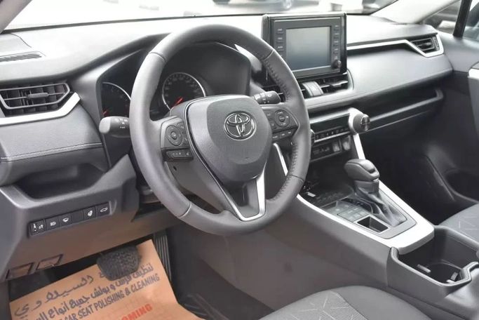 Used Toyota RAV4 V (XA50), 2.5 l, 2022 in Sharjah by Alfaris Used Cars, White color. Other | AUTO.AE