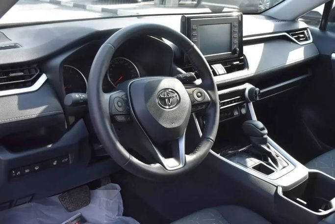 Used Toyota RAV4 V (XA50), 2.5 l, 2022 in Sharjah by Alfaris Used Cars, Grey color. Other | AUTO.AE