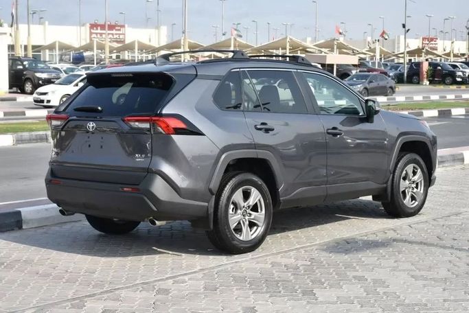 Used Toyota RAV4 V (XA50), 2.5 l, 2022 in Sharjah by Alfaris Used Cars, Grey color. Other | AUTO.AE