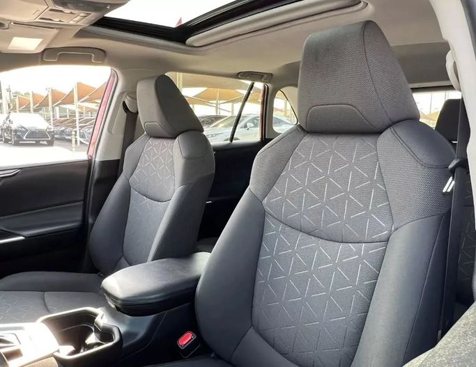 Used Toyota RAV4 V (XA50), 2.5 l, 2021 in Sharjah by Alfaris Used Cars, Red color. Other | AUTO.AE