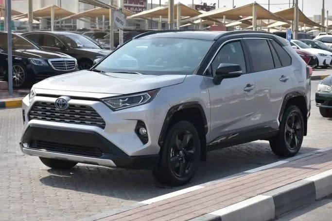 Used Toyota RAV4 V (XA50), 2.5 l, 2020 in Sharjah by Alfaris Used Cars, Silver color. Other | AUTO.AE