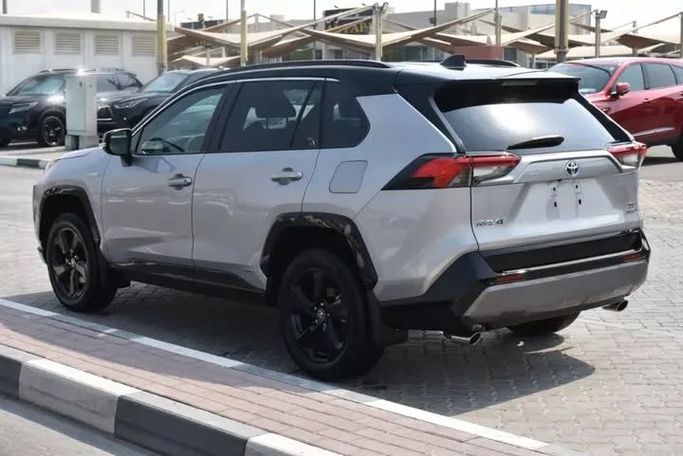 Used Toyota RAV4 V (XA50), 2.5 l, 2020 in Sharjah by Alfaris Used Cars, Silver color. Other | AUTO.AE
