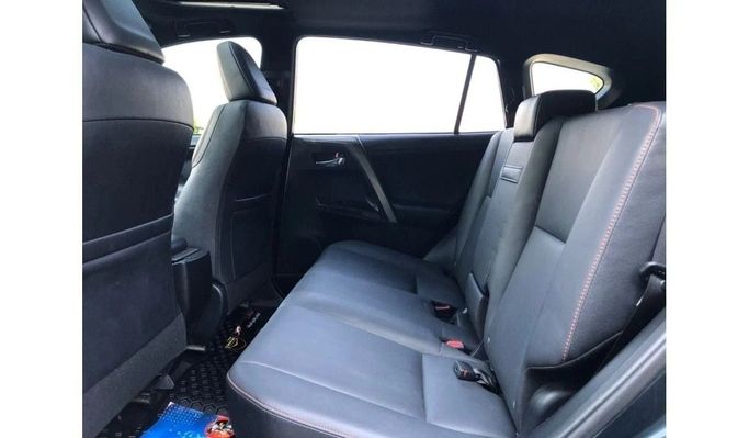 Used Toyota RAV4 V (XA50), 2.5 l, 2018 in Sharjah by Halla Cars, Black color. American Specs | AUTO.AE