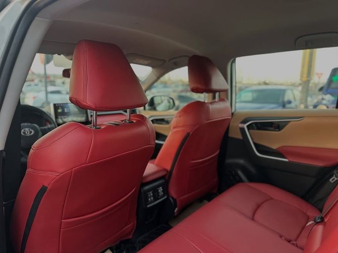 Used Toyota RAV4 V (XA50), 2.5 l, 2021 in Sharjah by Badar Used Cars, White color.  | AUTO.AE