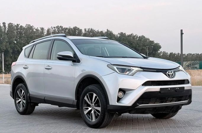 Подержанный Toyota RAV4 IV (XA40) Рестайлинг, 2.5 л, 2016 в Шардже от Laqtah Used Cars Серый цвет. GCC | AUTO.AE | Объявление #272746
