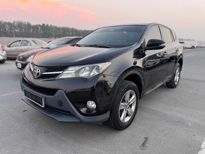 مستعملة ⁦Toyota RAV4 عملية فيس ليفت IV (XA40)، 2.5 l، 2015⁩ في في الإمارات, الشارقة من ARMANI NAIXA GLOBAL FZE LLC، اللون أسود. مواصفات الخليج | AUTO.AE | إعلان #288860