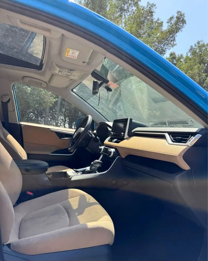 مستعملة Toyota RAV4 V (XA50)، 2.5 لتر، 2019 في الإمارات، الشارقة من Najm Al Shimal Used Cars trd.، اللون أزرق فاتح. مواصفات الخليج | AUTO.AE | إعلان #296003 — صورة 16 من 16