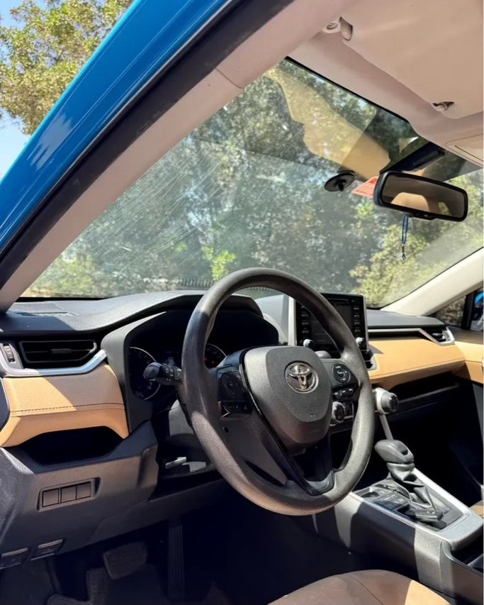 مستعملة Toyota RAV4 V (XA50)، 2.5 لتر، 2019 في الإمارات، الشارقة من Najm Al Shimal Used Cars trd.، اللون أزرق فاتح. مواصفات الخليج | AUTO.AE | إعلان #296003 — صورة 10 من 16