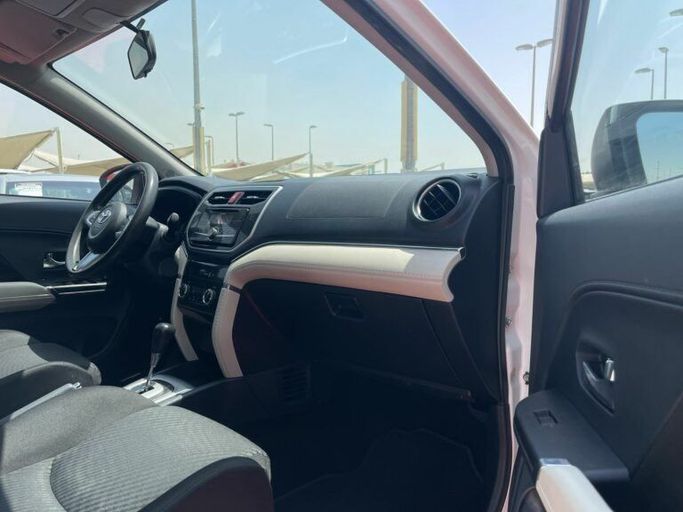 Новый Toyota Rush II, 1.5 л, 2022 в Шардже от Al Aram Cars Белый цвет. GCC | AUTO.AE