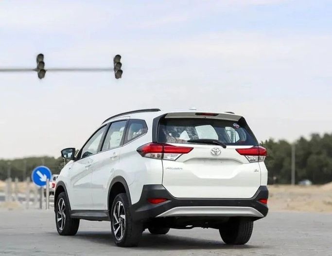 Подержанный Toyota Rush II, 1.5 л, 2022 в Шардже от Al Sayed Khamis Used Cars Белый цвет. GCC | AUTO.AE