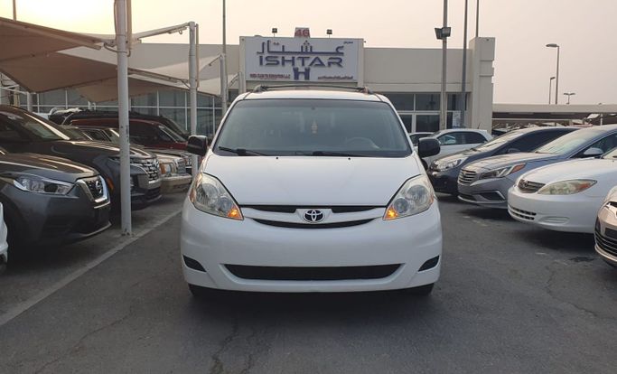 Подержанный Toyota Sienna II Рестайлинг, 3.3 л, 2007 в Шардже от Ishtar Used Cars Белый цвет. Other | AUTO.AE