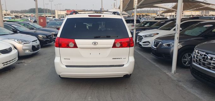 Подержанный Toyota Sienna II Рестайлинг, 3.3 л, 2007 в Шардже от Ishtar Used Cars Белый цвет. Other | AUTO.AE
