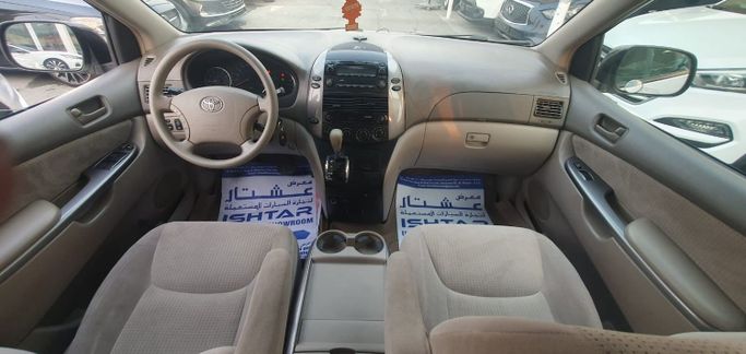 Подержанный Toyota Sienna II Рестайлинг, 3.3 л, 2007 в Шардже от Ishtar Used Cars Белый цвет. Other | AUTO.AE