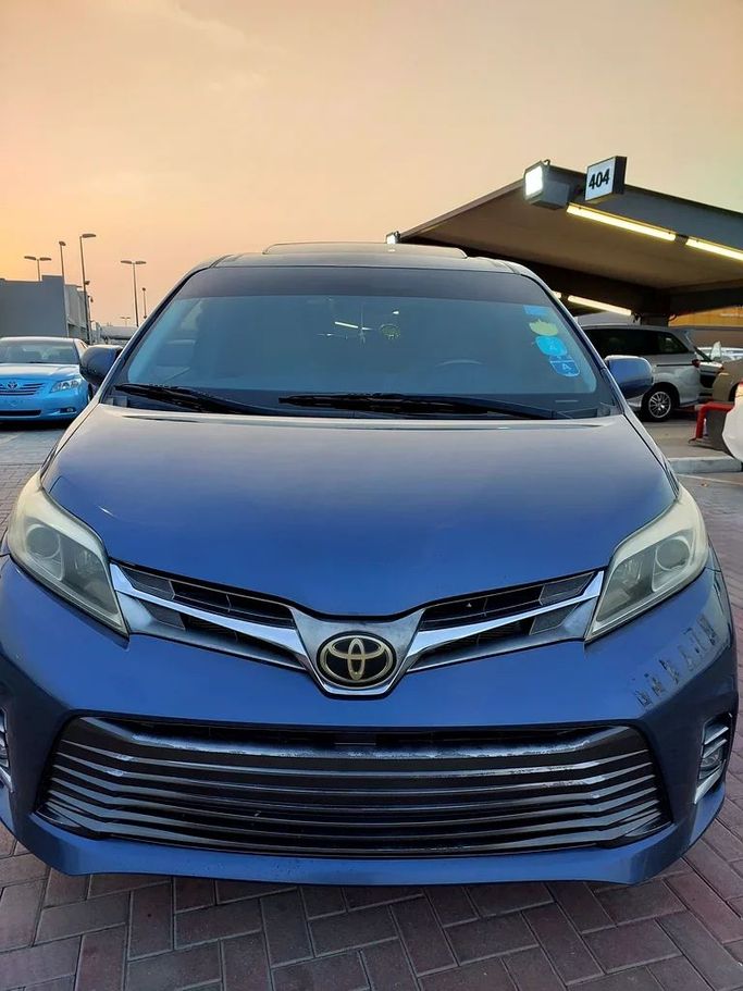 Used Toyota Sienna III, 3.5 l, 2014 in Sharjah by Al Aqsa Used Cars, Blue color. American Specs | AUTO.AE