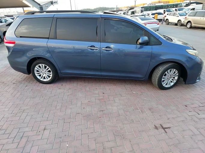 Used Toyota Sienna III, 3.5 l, 2014 in Sharjah by Al Aqsa Used Cars, Blue color. American Specs | AUTO.AE