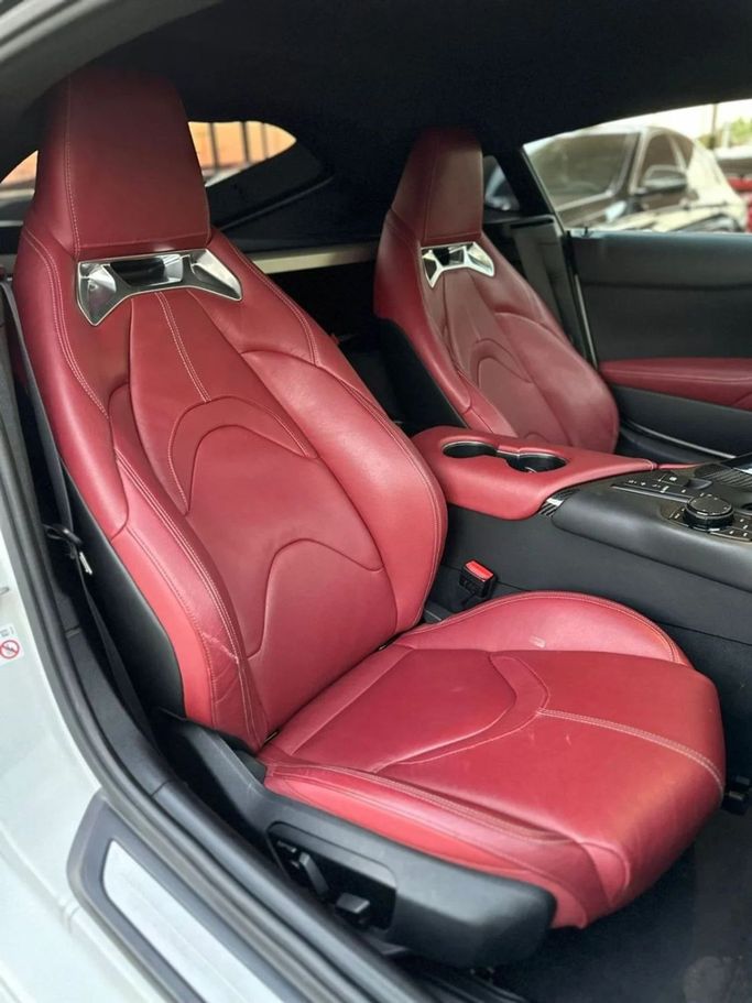 Подержанный Toyota Supra V (A90), 3.0 л, 2020 в Шардже от Noor Al Seyoh Used Cars Белый цвет. GCC | AUTO.AE