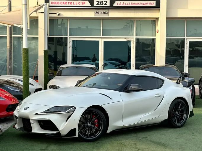 Подержанный ⁦Toyota Supra V (A90), 3.0 л, 2024⁩ в ОАЭ, Шарджа от Noor Al Seyoh Used Cars Белый цвет. GCC | AUTO.AE | Объявление #290213