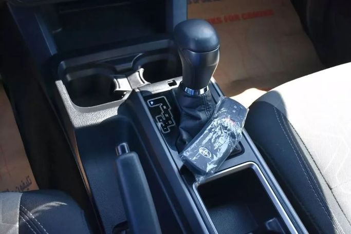 Used Toyota Tacoma III, 3.5 l, 2021 in Sharjah by Alfaris Used Cars, Red color. Other | AUTO.AE