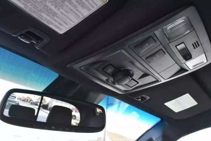 Подержанный Toyota Tacoma III, 3.5 л, 2019 в Шардже от Alfaris Used Cars Серый цвет. Other | AUTO.AE