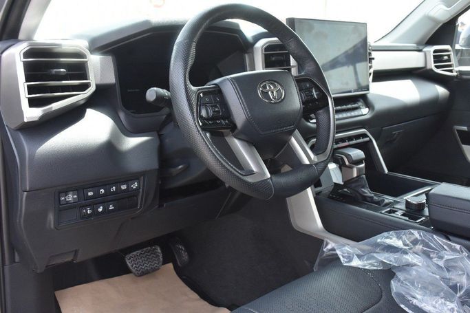 Подержанный Toyota Tundra III, 3.4 л, 2023 в Шардже от Alfaris Used Cars Серый цвет.  | AUTO.AE