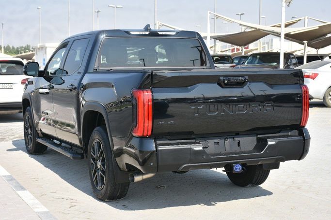 Подержанный Toyota Tundra III, 3.4 л, 2024 в Шардже от Alfaris Used Cars Черный цвет.  | AUTO.AE