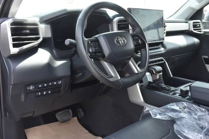 Подержанный Toyota Tundra III, 3.4 л, 2023 в Шардже от Alfaris Used Cars Серый цвет.  | AUTO.AE