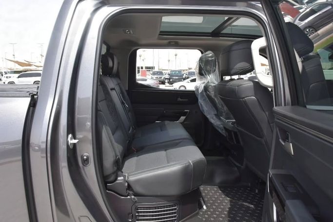 Подержанный Toyota Tundra III, 3.4 л, 2023 в Шардже от Alfaris Used Cars Серый цвет.  | AUTO.AE