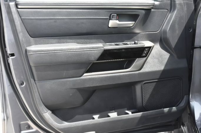 Подержанный Toyota Tundra III, 3.4 л, 2023 в Шардже от Alfaris Used Cars Серый цвет.  | AUTO.AE