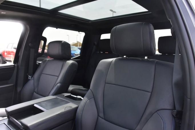 Подержанный Toyota Tundra III, 3.4 л, 2024 в Шардже от Alfaris Used Cars Черный цвет.  | AUTO.AE