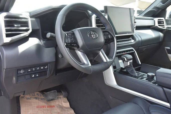Подержанный Toyota Tundra III, 3.4 л, 2024 в Шардже от Alfaris Used Cars Черный цвет.  | AUTO.AE