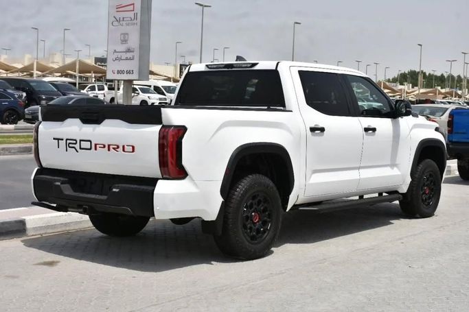 Новый Toyota Tundra III, 3.4 л, 2024 в Шардже от Alfaris Used Cars Белый цвет.  | AUTO.AE