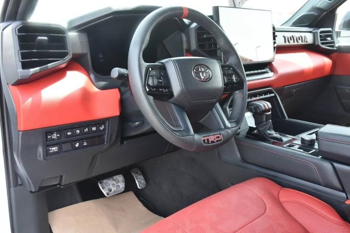 Новый Toyota Tundra III, 3.4 л, 2024 в Шардже от Alfaris Used Cars Белый цвет.  | AUTO.AE
