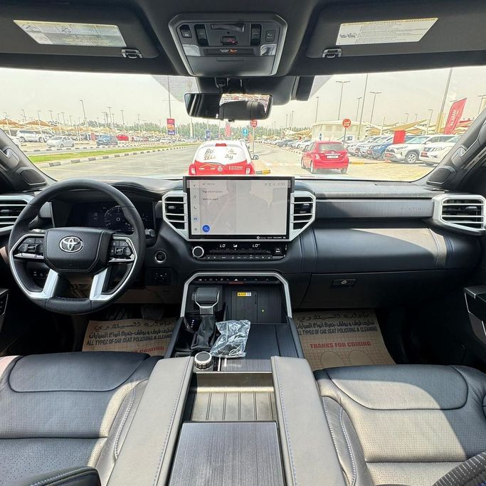 Подержанный Toyota Tundra III, 3.4 л, 2023 в Шардже от Alfaris Used Cars Серебристый цвет. Other | AUTO.AE