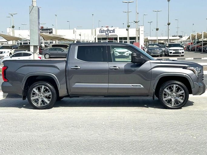 Подержанный Toyota Tundra III, 3.4 л, 2023 в Шардже от Alfaris Used Cars Серый цвет. Other | AUTO.AE