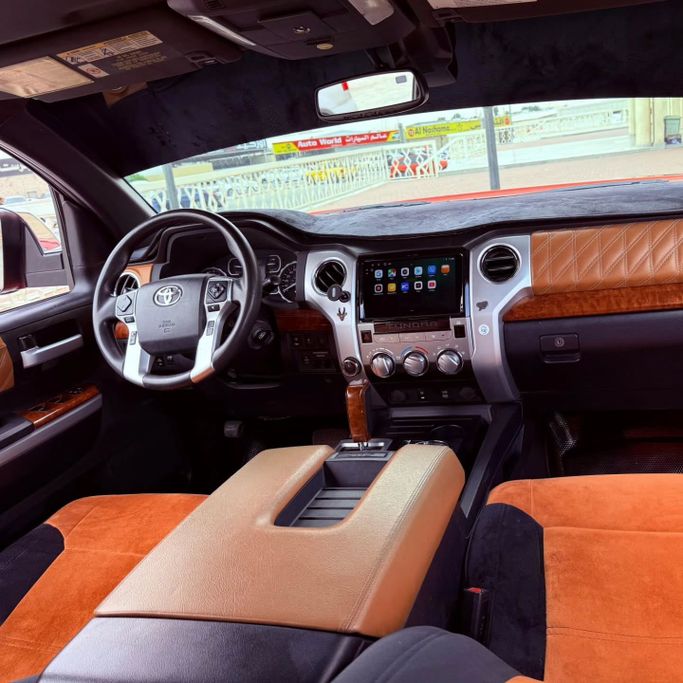 Подержанный Toyota Tundra II Рестайлинг, 5.7 л, 2018 в Шардже от Sarmad Cars Красный цвет. Other | AUTO.AE