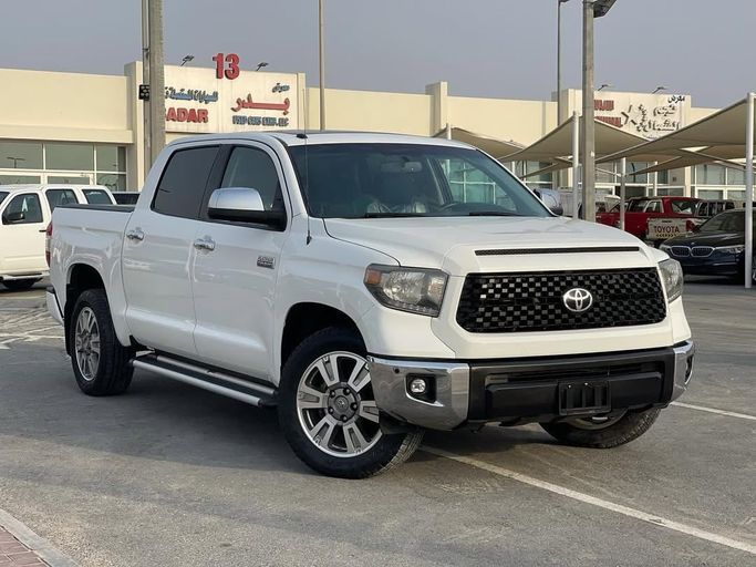 Подержанный Toyota Tundra II Рестайлинг, 5.7 л, 2017 в Шардже от Badar Used Cars Белый цвет.  | AUTO.AE