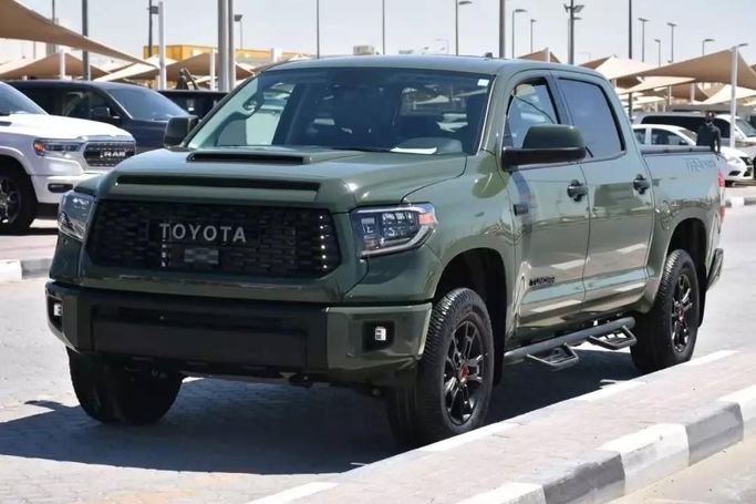 Подержанный Toyota Tundra II Рестайлинг, 5.7 л, 2020 в Шардже от Alfaris Used Cars Зеленый цвет. Other | AUTO.AE