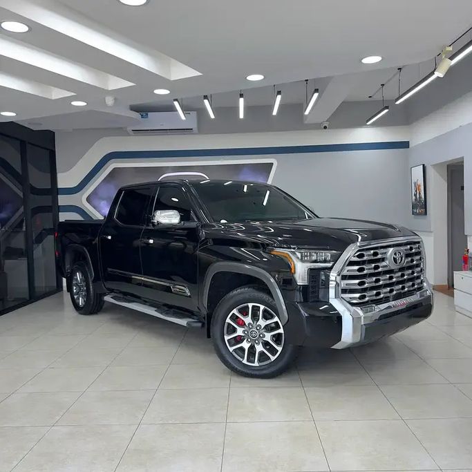 مستعملة ⁦Toyota Tundra ثالثاً، 3.4 l، 2024⁩ في في الإمارات, الشارقة من Golden Desert Used Car، اللون أسود.  | AUTO.AE | إعلان #279814