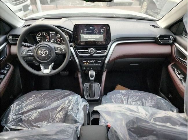 Новый Toyota Urban Cruiser III, 1.5 л, 2025 в Шардже от Nassem Al Sham Used Cars Белый цвет. GCC | AUTO.AE