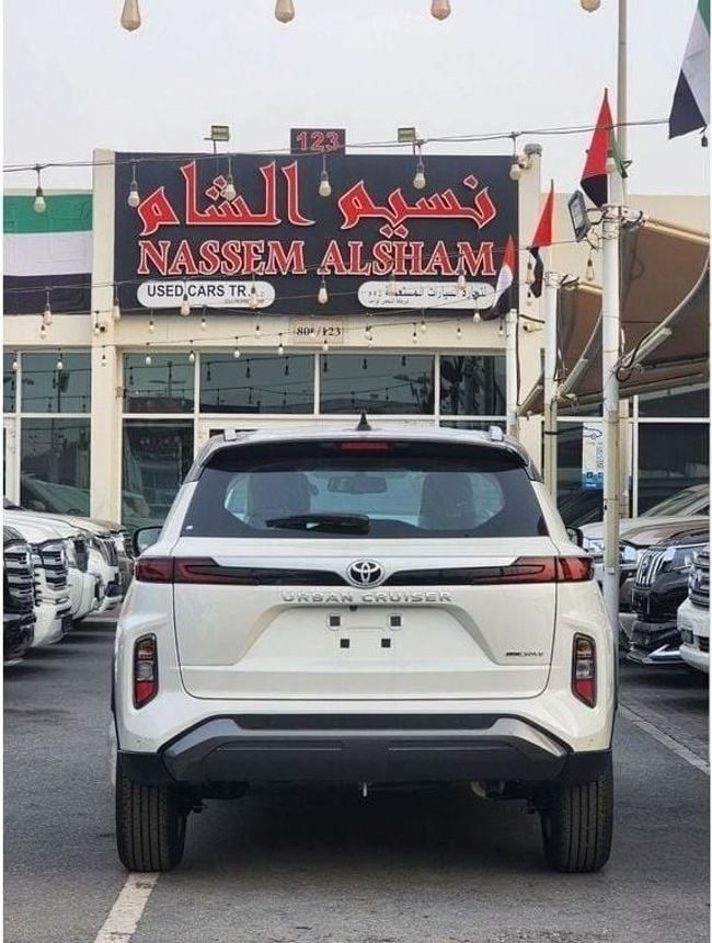 Новый Toyota Urban Cruiser III, 1.5 л, 2025 в Шардже от Nassem Al Sham Used Cars Белый цвет. GCC | AUTO.AE