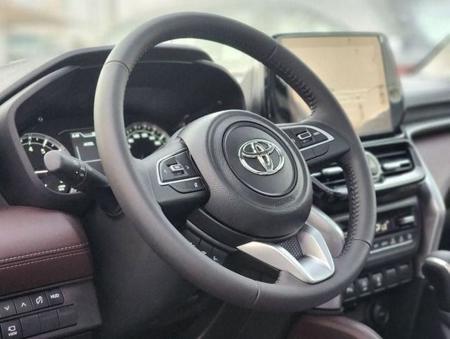 Новый Toyota Urban Cruiser III, 1.5 л, 2025 в Шардже от Nassem Al Sham Used Cars Белый цвет. GCC | AUTO.AE