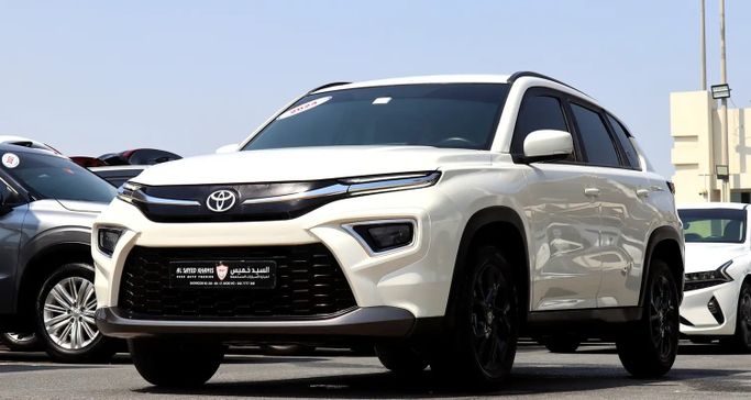 Used ⁦Toyota Urban Cruiser III, 1.5 l, 2024⁩ in UAE, Sharjah by Al Sayed Khamis Used Auto 57, White color. GCC Specs | AUTO.AE | Listing #293584